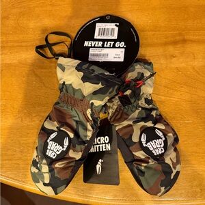 Camo Mittens